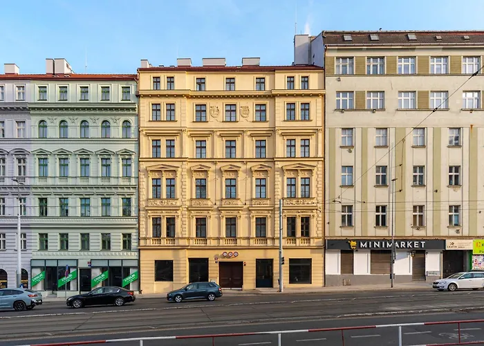 Luxury Oomph * Prag