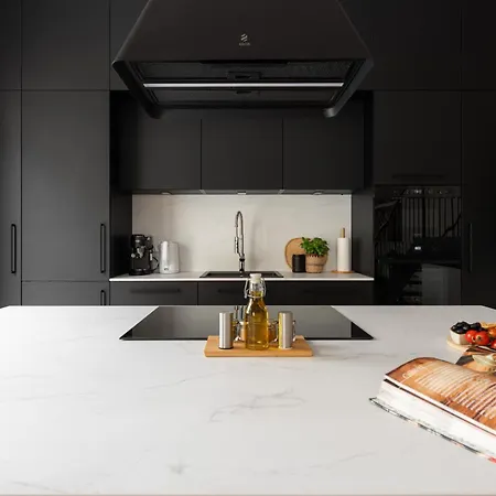 Luxury Oomph * Praga