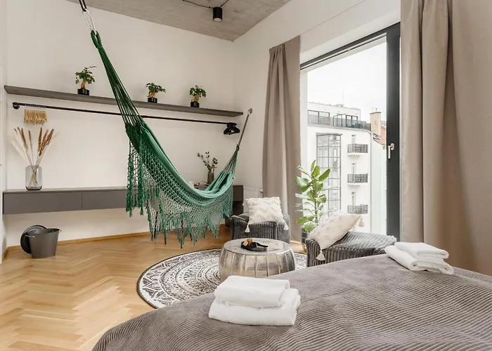 Luxury Oomph * Prag